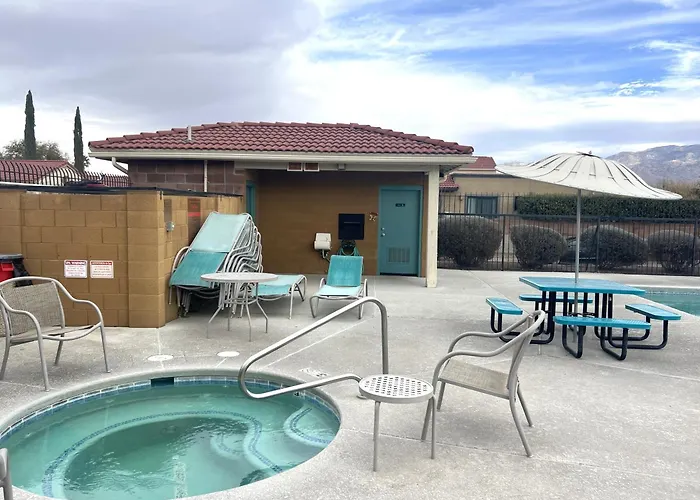 Dom wakacyjny Retreat 3br 3ba Pool Hot Tub Golf *