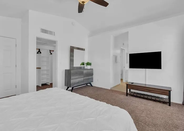 Dom wakacyjny Retreat 3br 3ba Pool Hot Tub Golf *