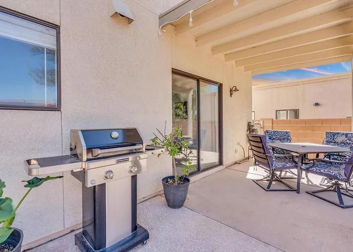 Dom wakacyjny Retreat 3br 3ba Pool Hot Tub Golf